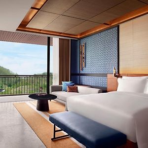 Flores Suite partial Sea View